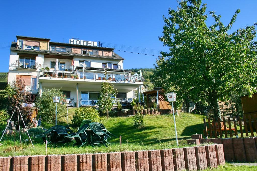 Hotel Restaurant Moselblick Wintrich Εξωτερικό φωτογραφία